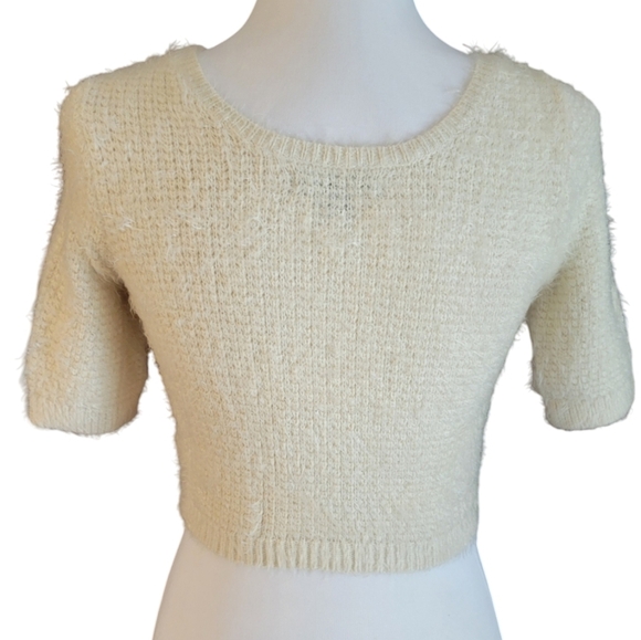 KENDALL & KYLIE CROPPED EYELASH KNIT CHENILLE SWEATER - Picture 4 of 9